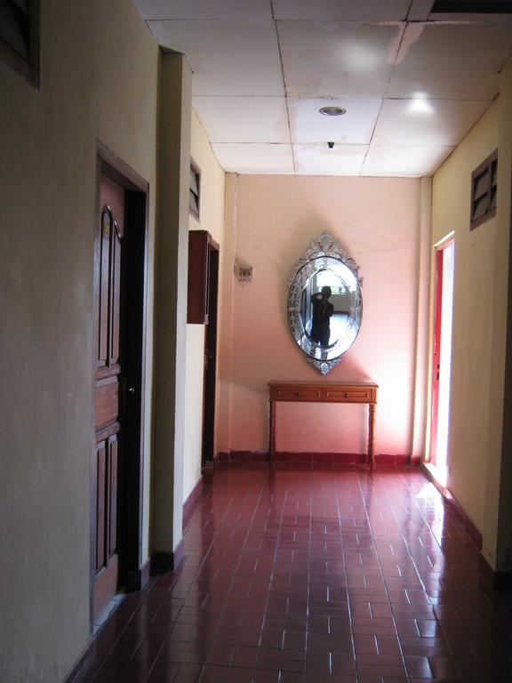 Le Paradis Hotel Palembang Extérieur photo
