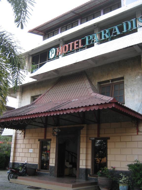 Le Paradis Hotel Palembang Extérieur photo