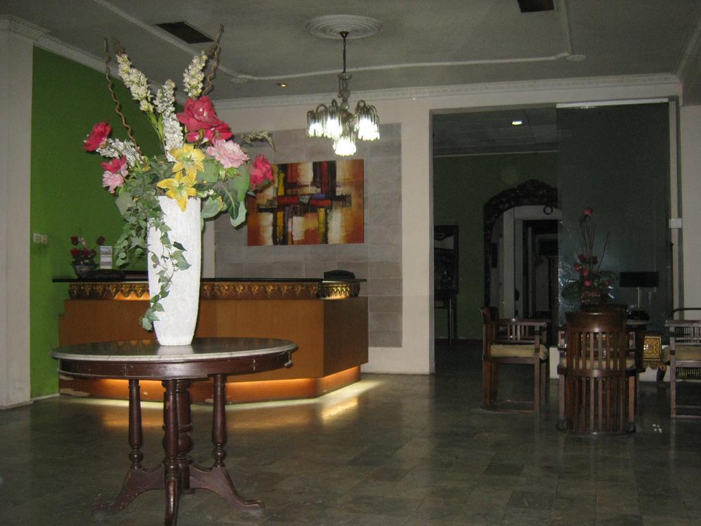Le Paradis Hotel Palembang Extérieur photo
