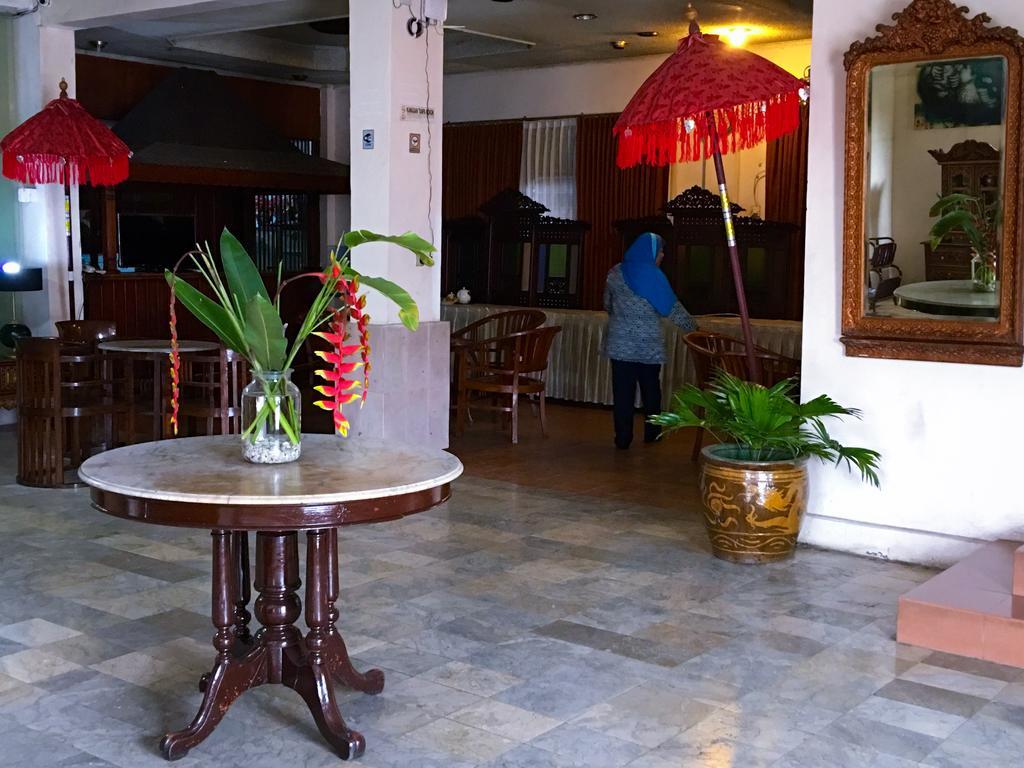 Le Paradis Hotel Palembang Extérieur photo